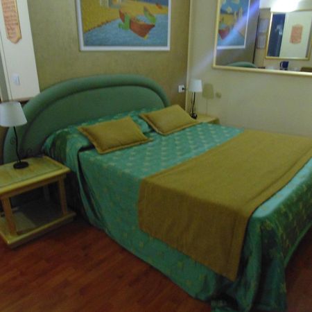 Relais Dante E Beatrice Bed & Breakfast Firenze Ruang foto