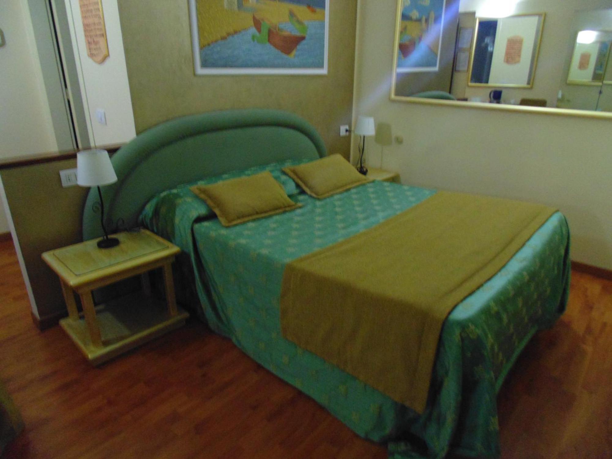 Relais Dante E Beatrice Bed & Breakfast Firenze Ruang foto